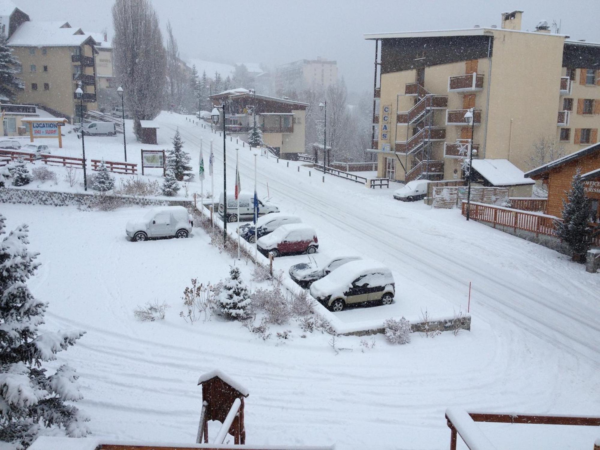 Hotel Les Flocons Le Sauze Eksteriør bilde